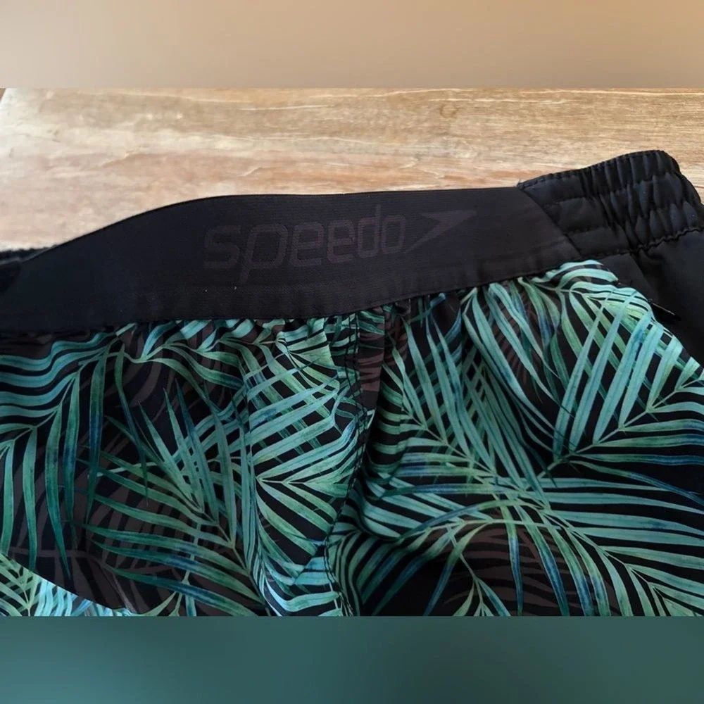Speedo Men's Swim Shorts Size Medium Palm Leaf Black Blue Green Vacation Summer
